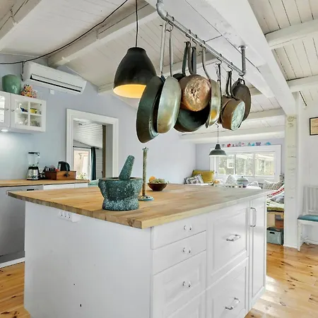 3 Bedroom Awesome In Holiday home